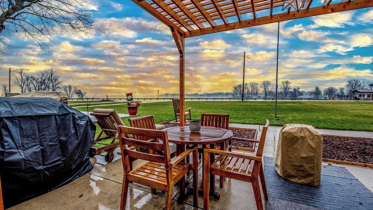 Photo of Outdoor in Russells Point