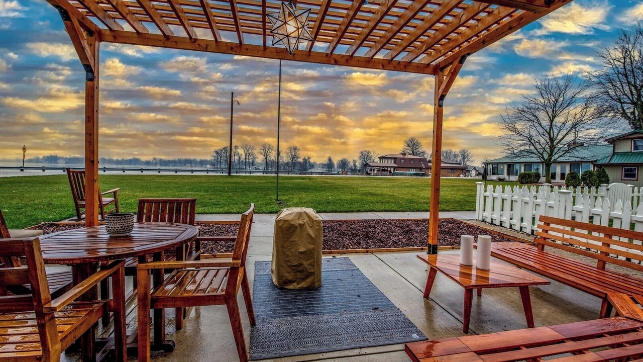 Photo of Outdoor in Russells Point