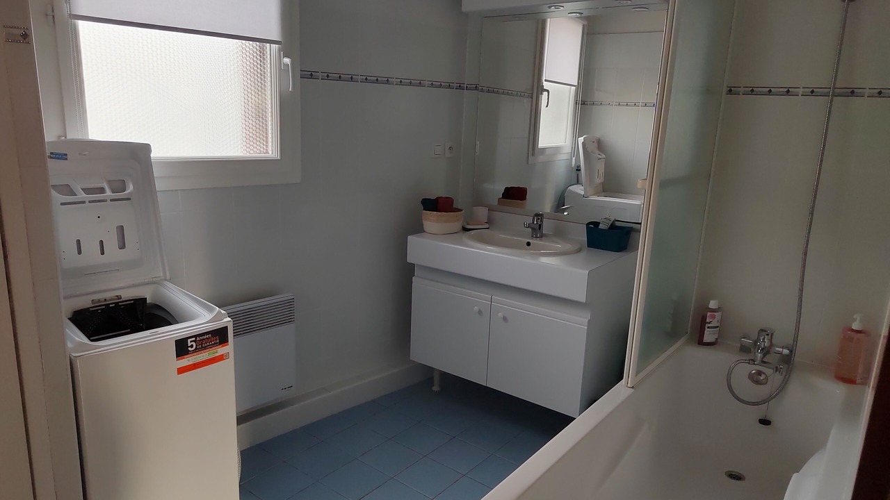 Photo of Bathroom in Embrun