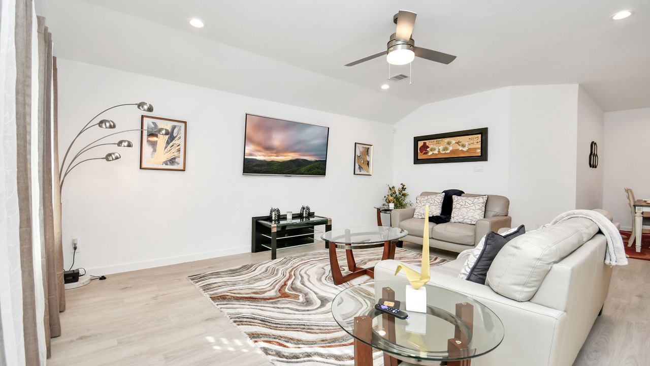 Photo of Livingroom in Barker