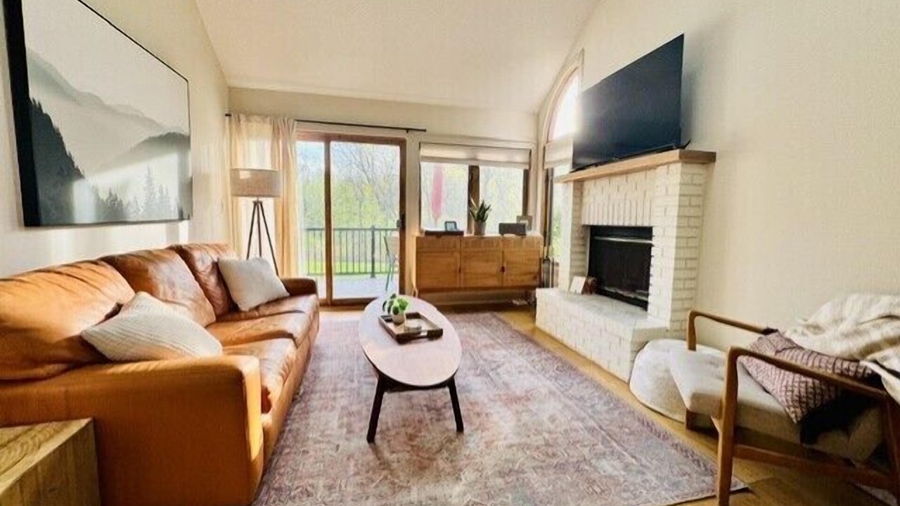 Photo of Livingroom in The Galena Territory