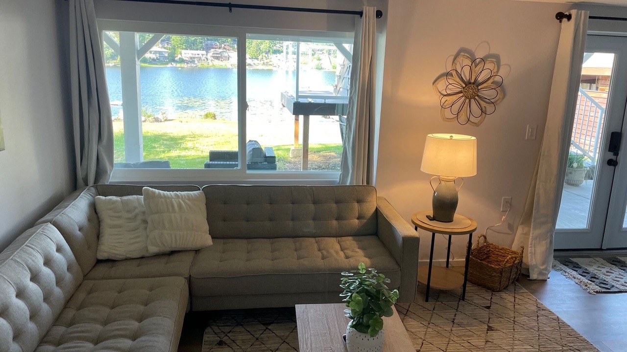 Photo of Livingroom in Picnic Point-North Lynnwood
