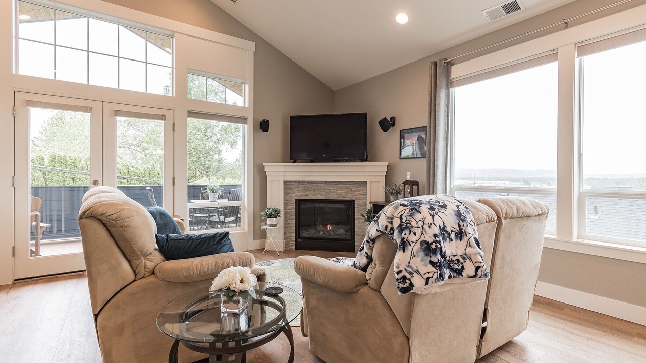 Photo of Livingroom in Troutdale