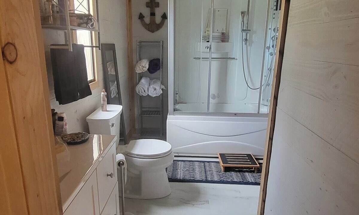 Photo of Bathroom in Shingleton