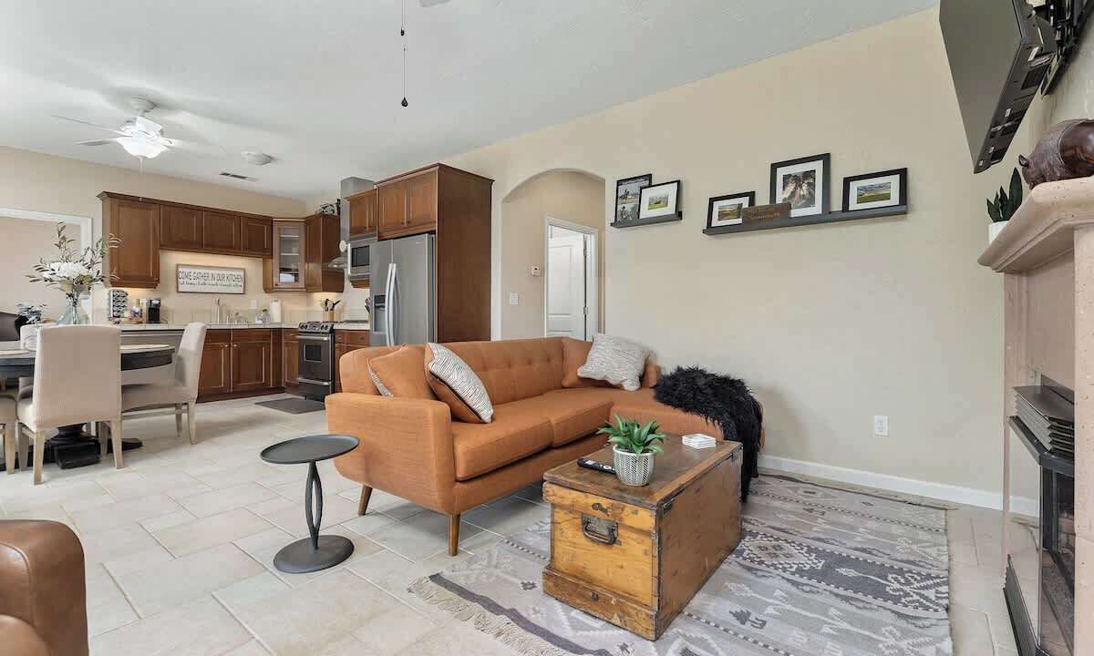 Photo of Livingroom in Springville