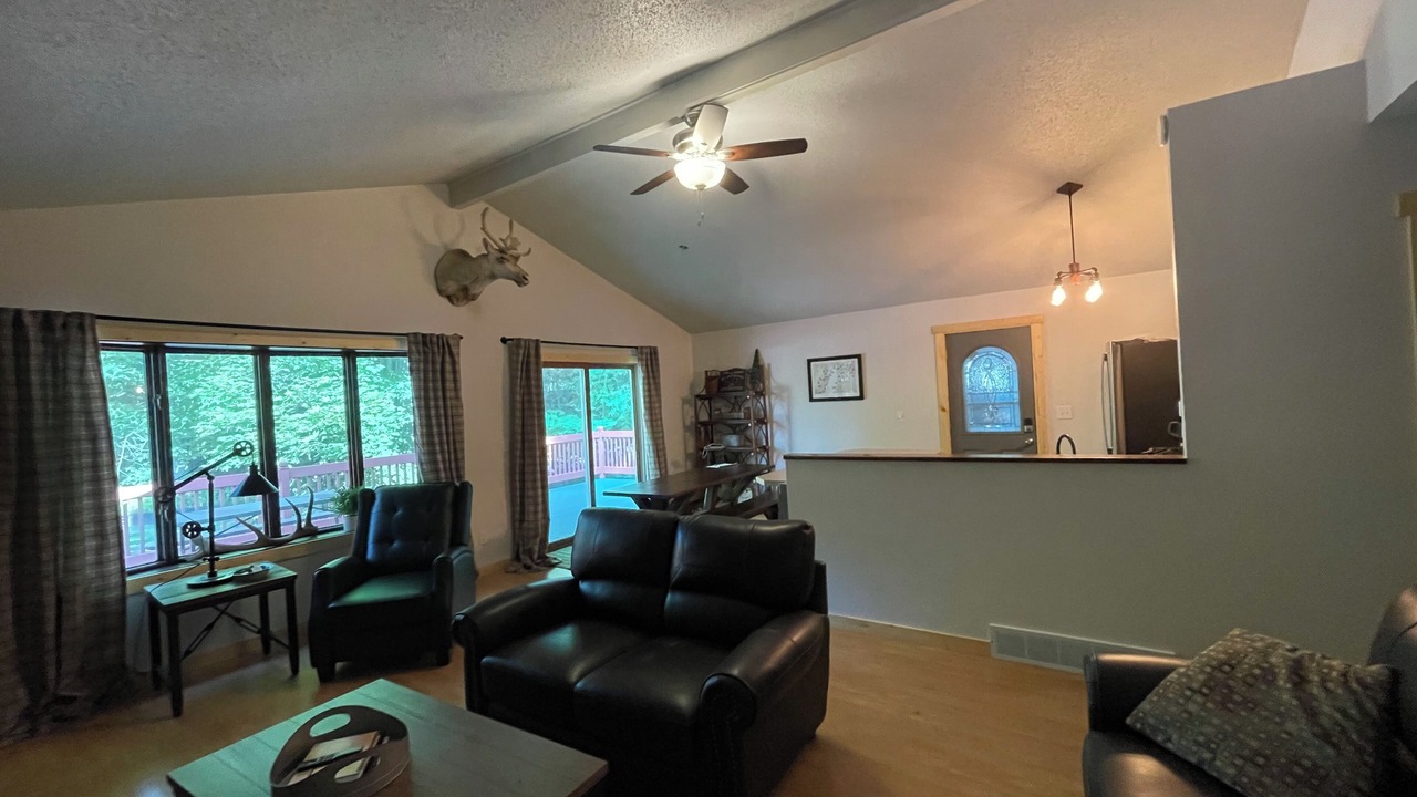 Photo of Livingroom in Munising