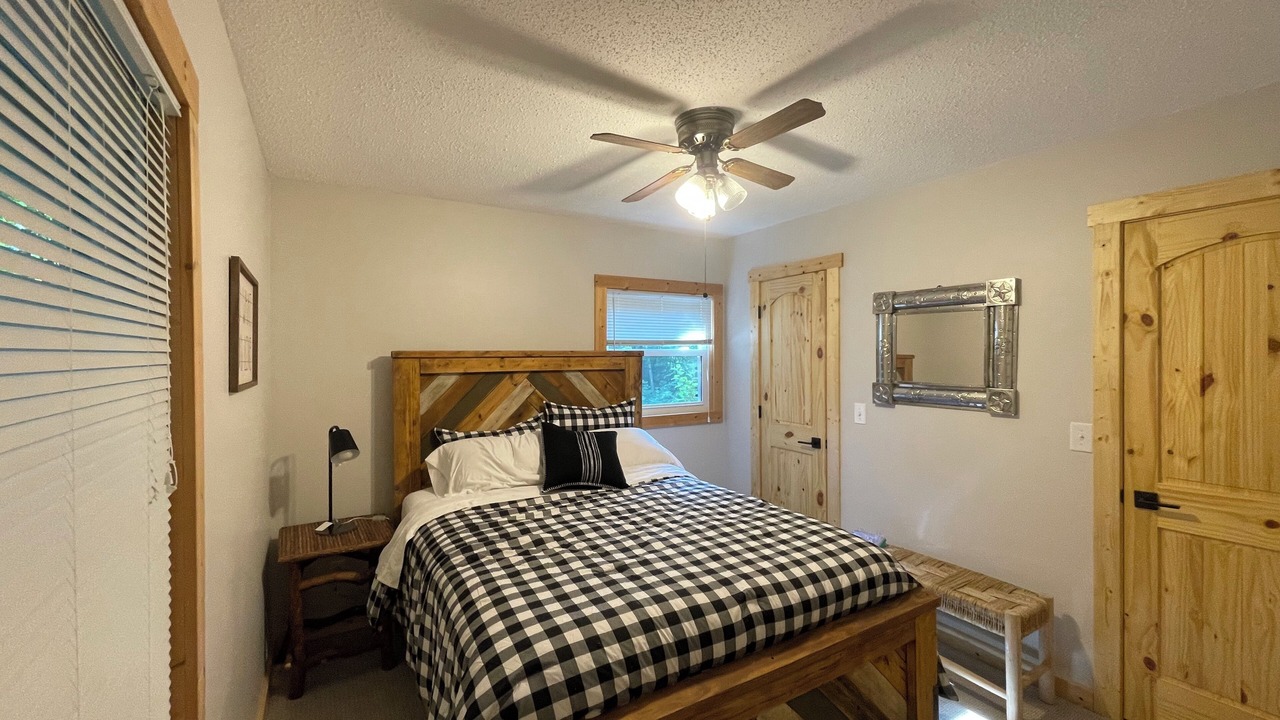 Photo of Bedroom in Munising