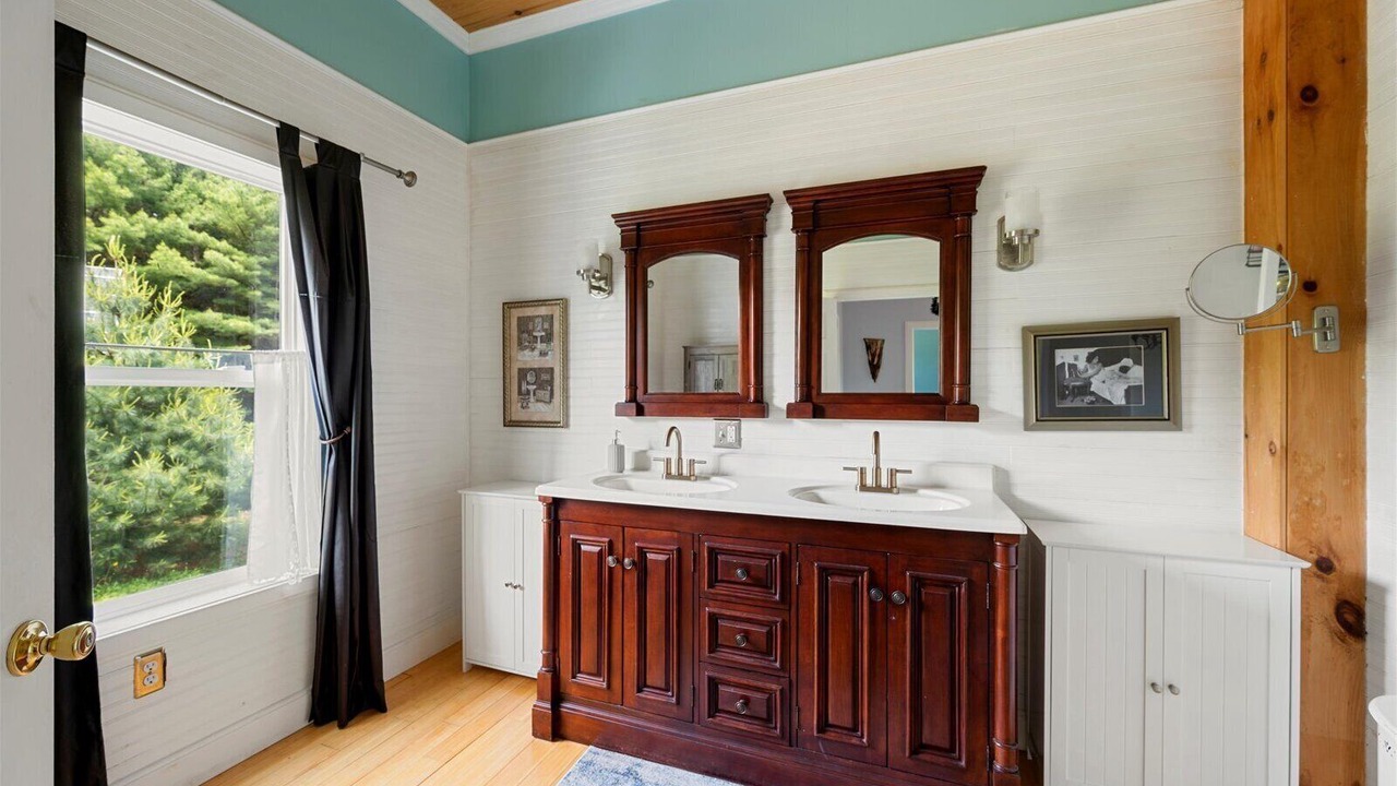 Photo of Bathroom in Glenfield