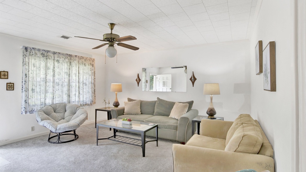 Photo of Livingroom in West Pensacola