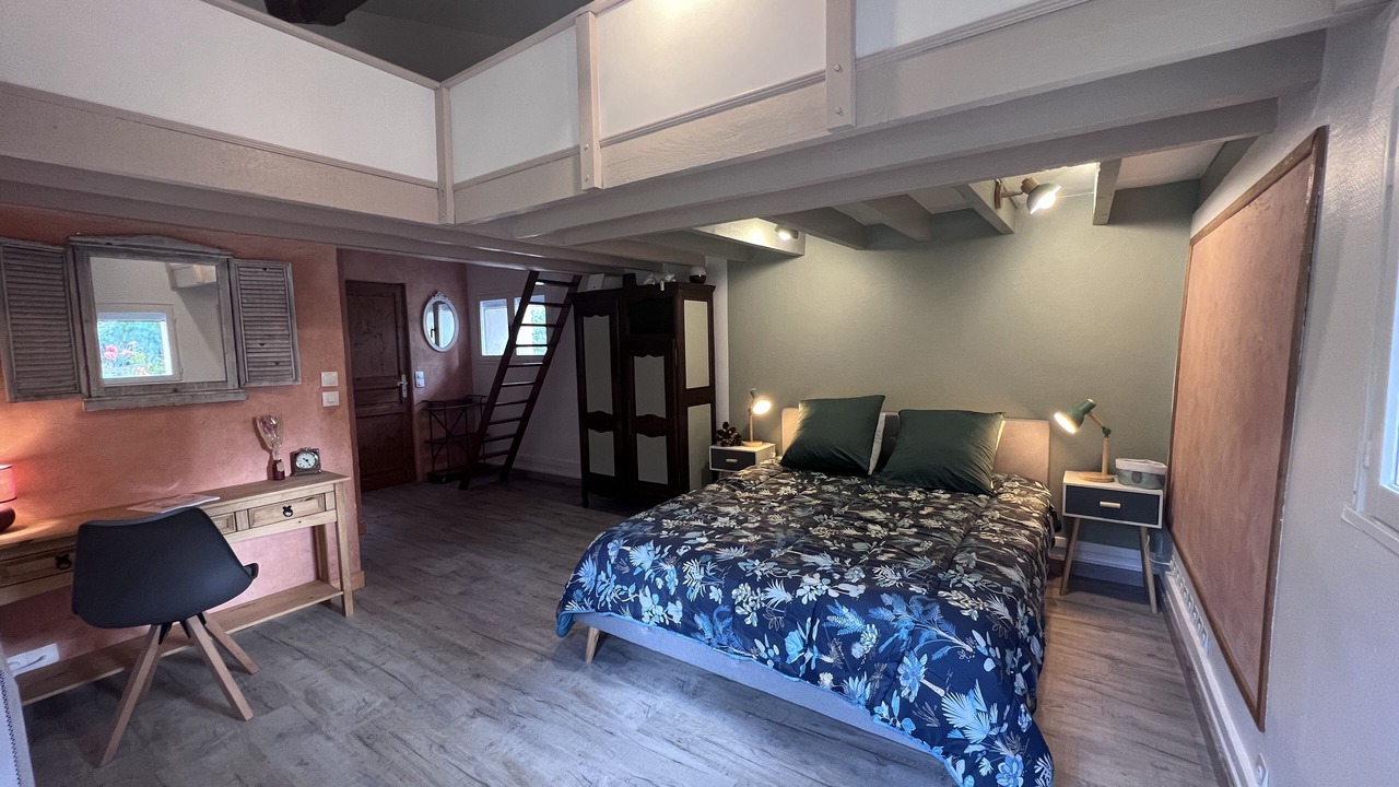 Photo of Bedroom in Emance