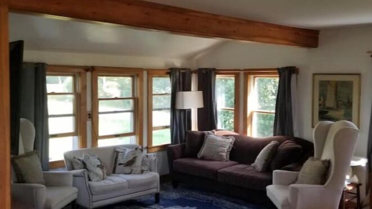 Photo of Livingroom in Brooklin