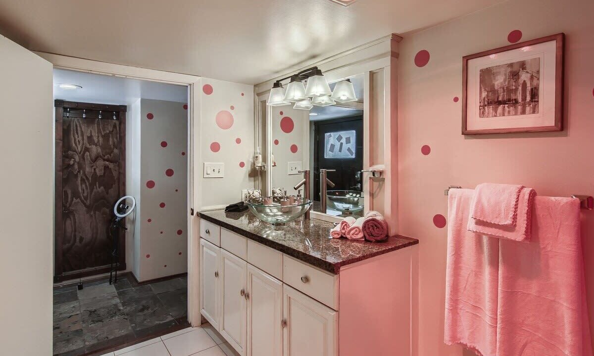 Photo of Bathroom in Midtown Sacramento