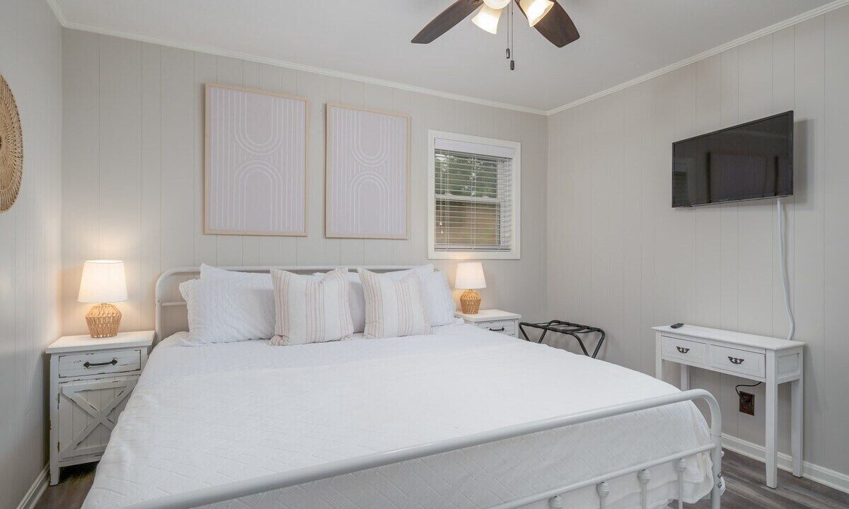 Photo of Bedroom in Northport