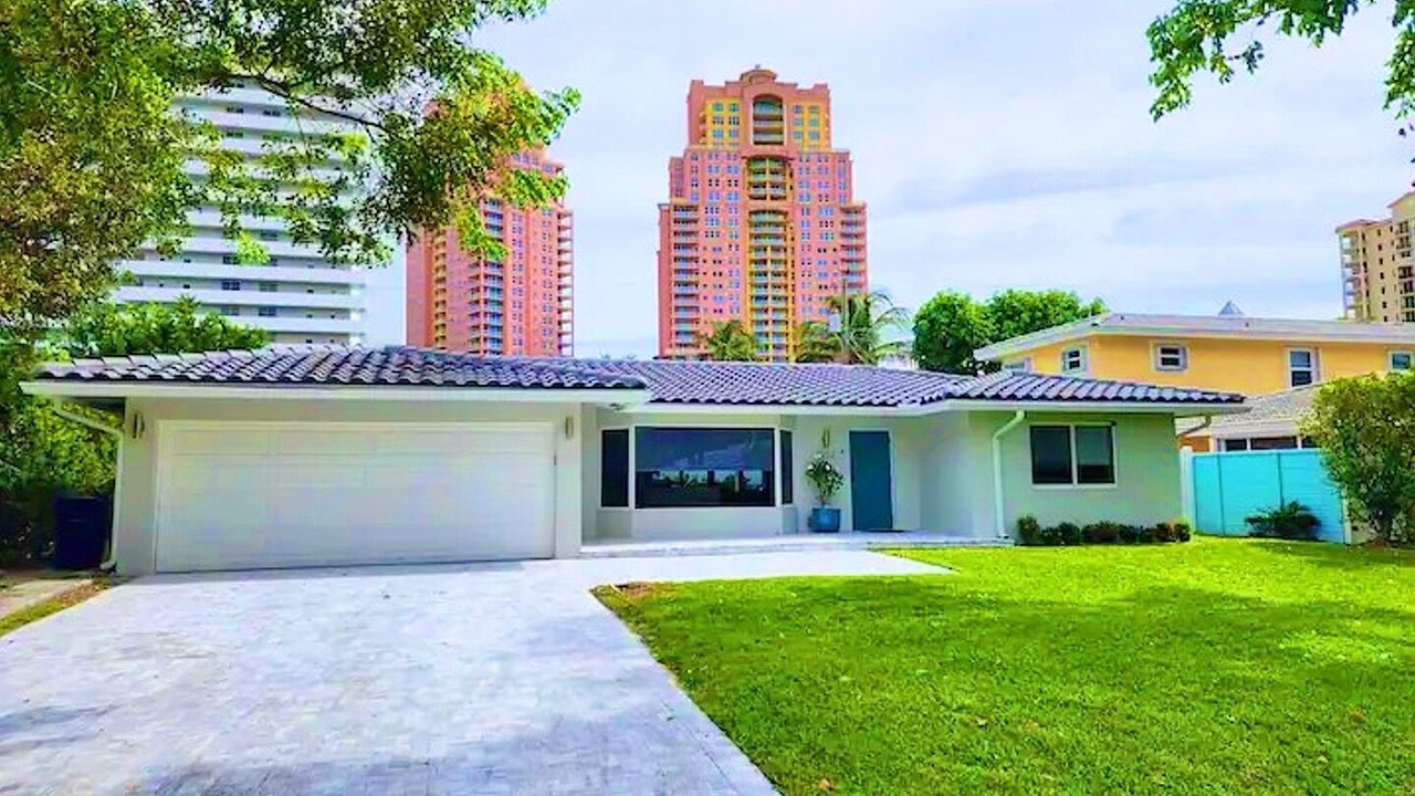 Photo of Others in Dolphin Isles