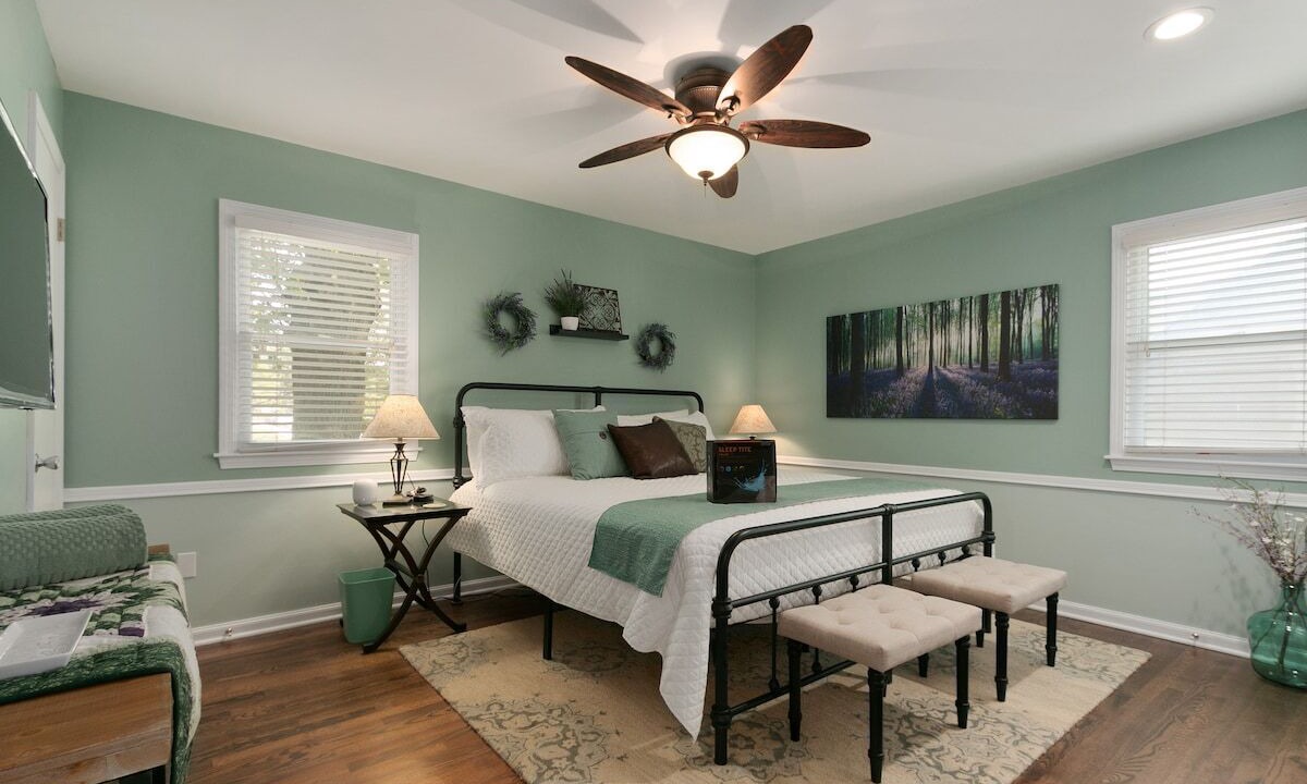 Photo of Bedroom in Nall Hills