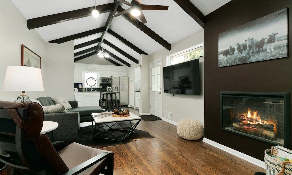 Photo of Livingroom in Nall Hills