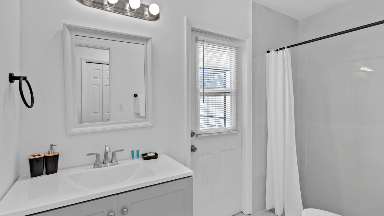 Photo of Bathroom in Miramar