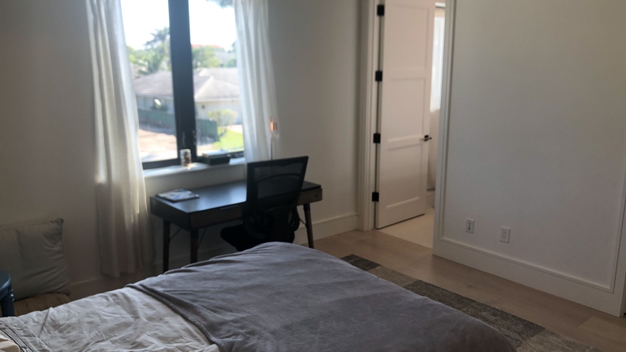 Photo of Bedroom in Park Shore