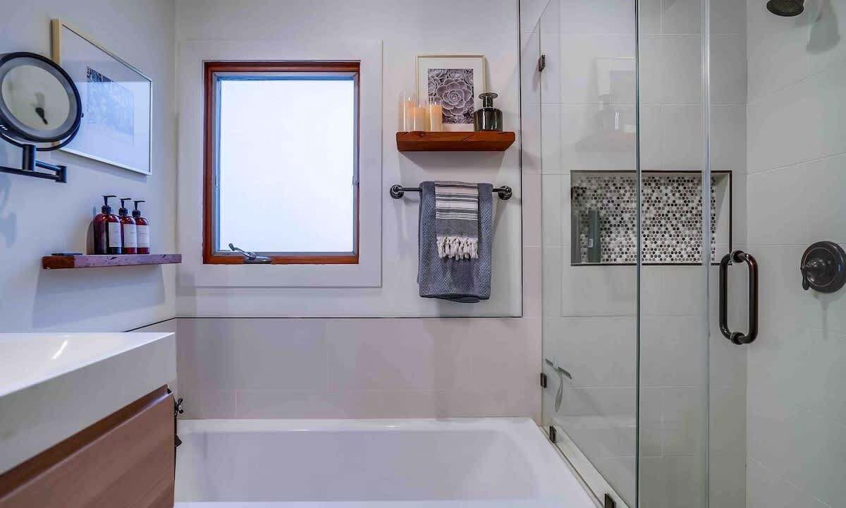Photo of Bathroom in Hollywood Hills West