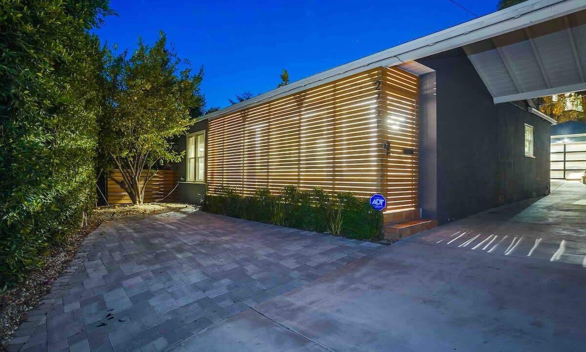 Photo of Outdoor in Hollywood Hills West