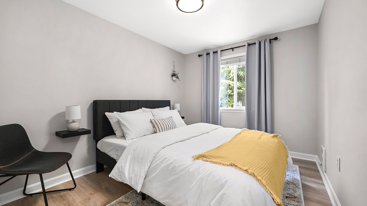 Photo of Bedroom in North Creek