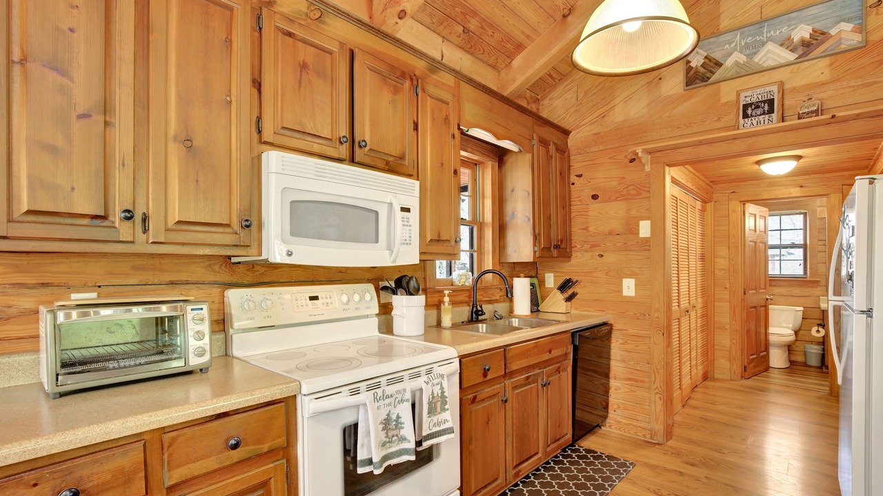 Photo of Kitchen in Pine Mountain Valley