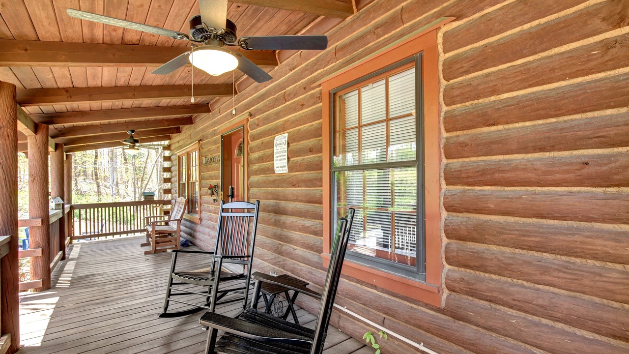 Photo of Patio Balcony in Pine Mountain Valley