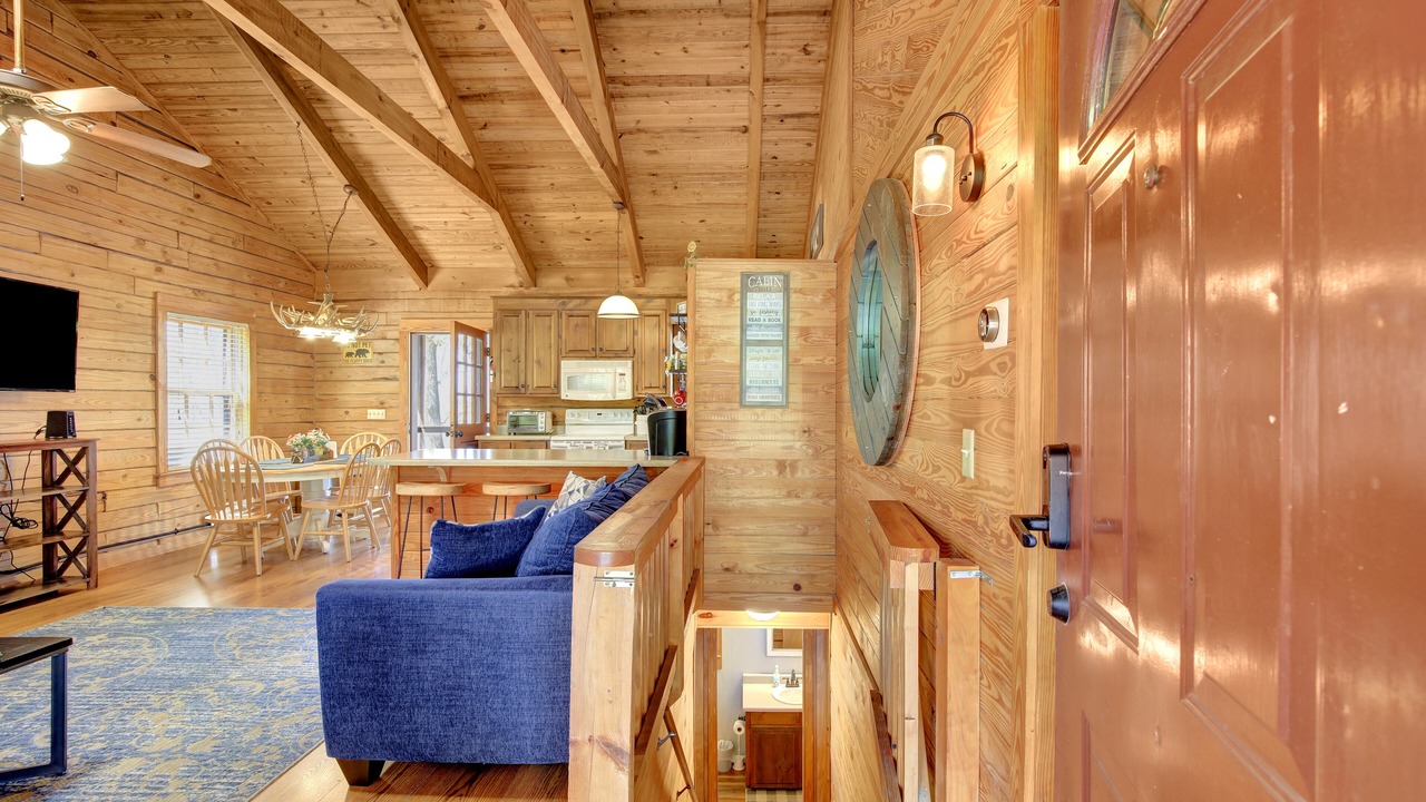 Photo of Livingroom in Pine Mountain Valley