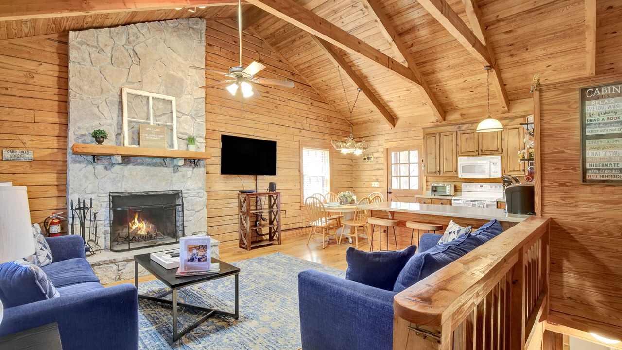 Photo of Livingroom in Pine Mountain Valley