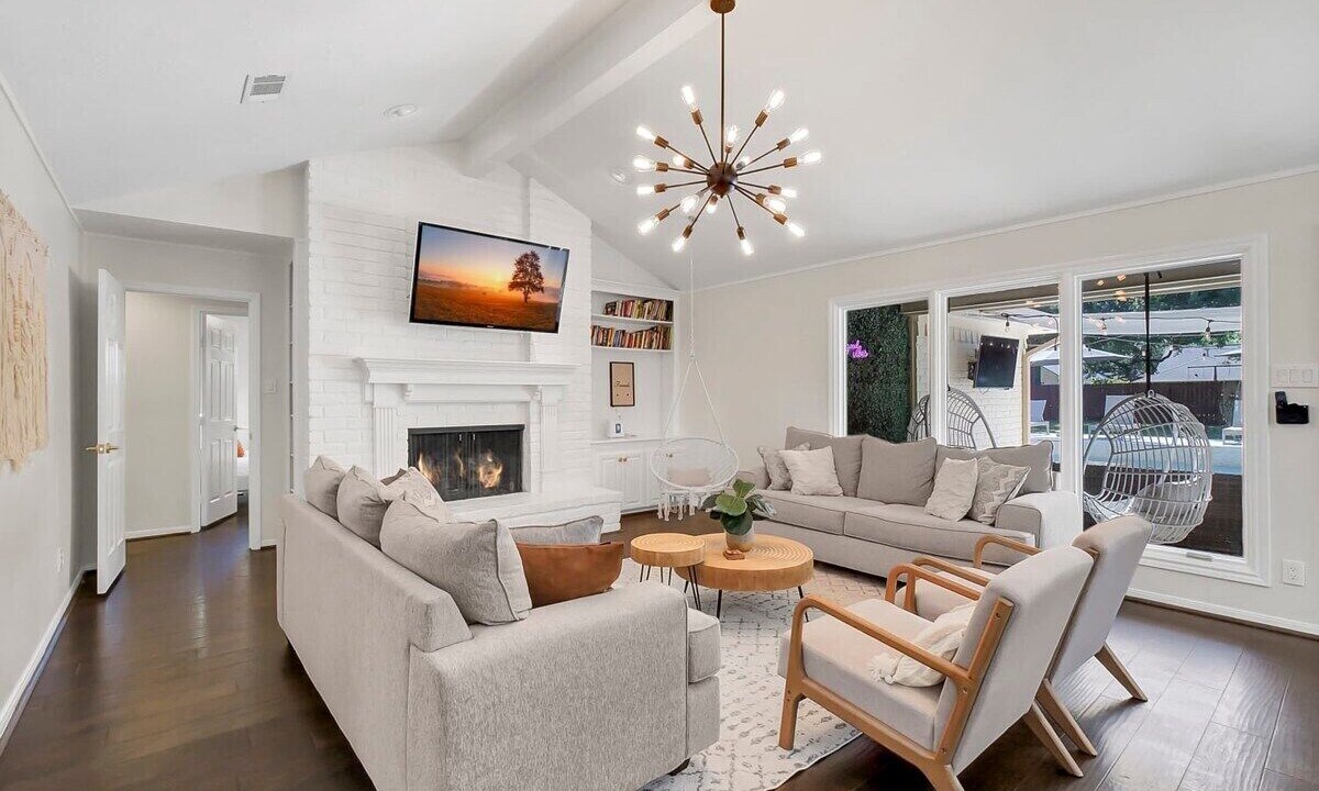 Photo of Livingroom in Jersey Village