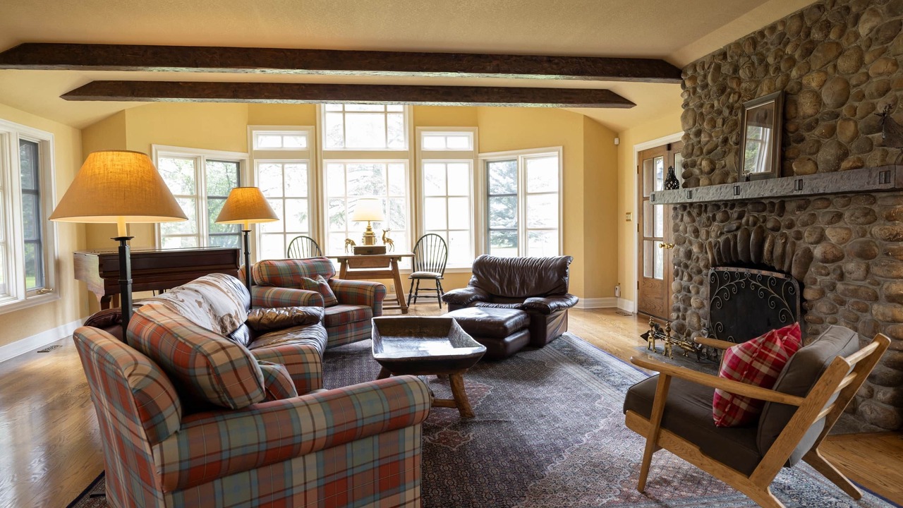 Photo of Livingroom in Calgary
