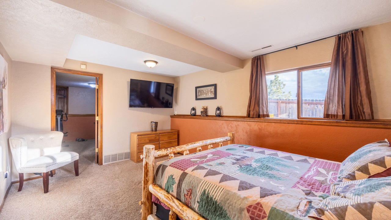 Photo of Bedroom in Skyway