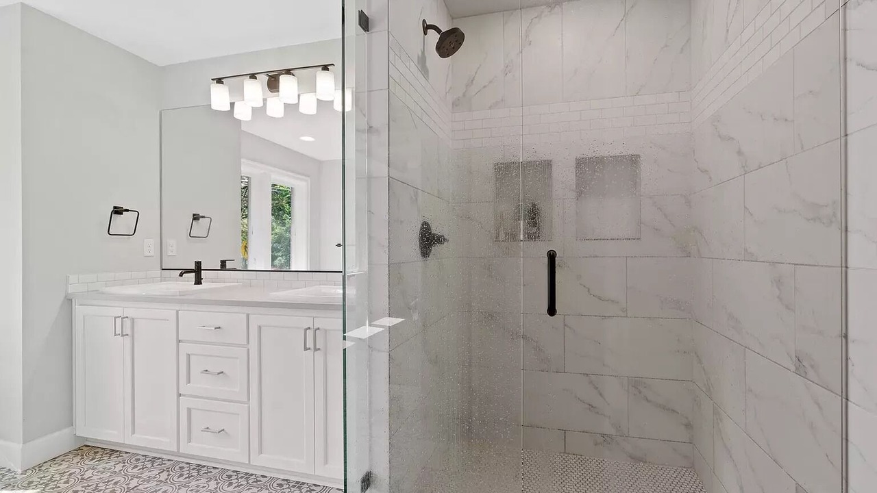 Photo of Bathroom in Marylhurst