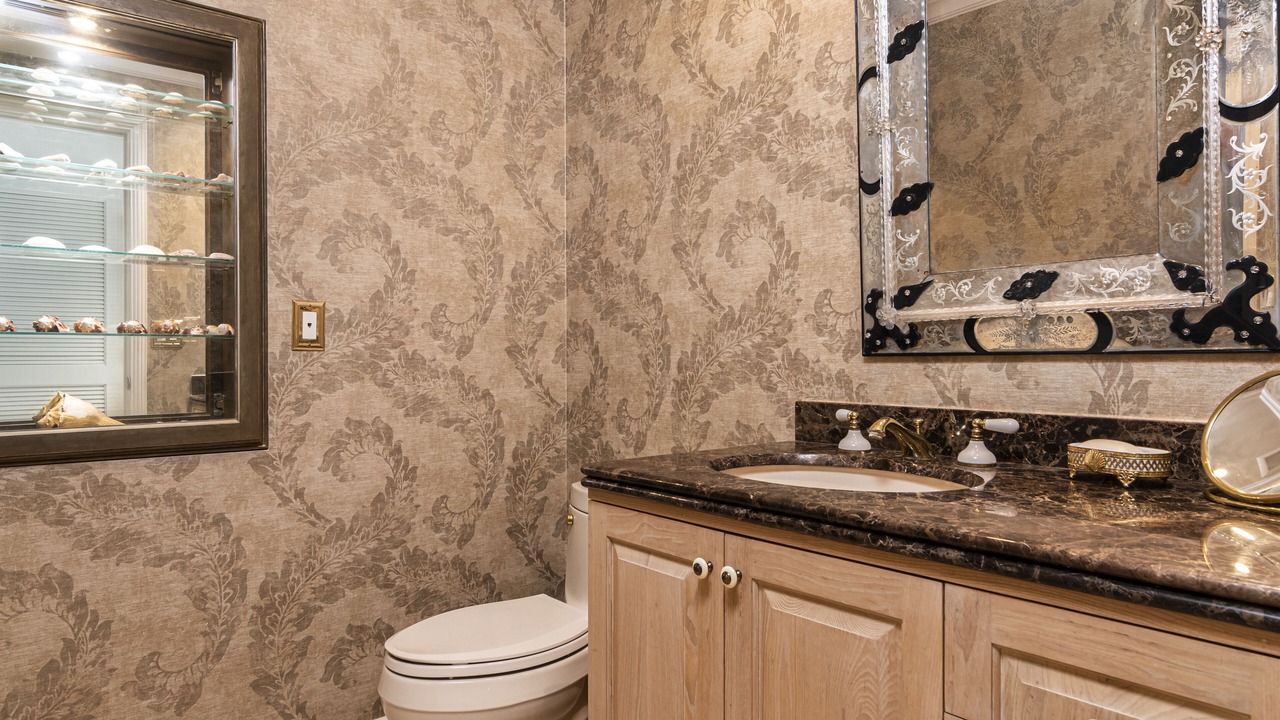 Photo of Bathroom in Park Shore