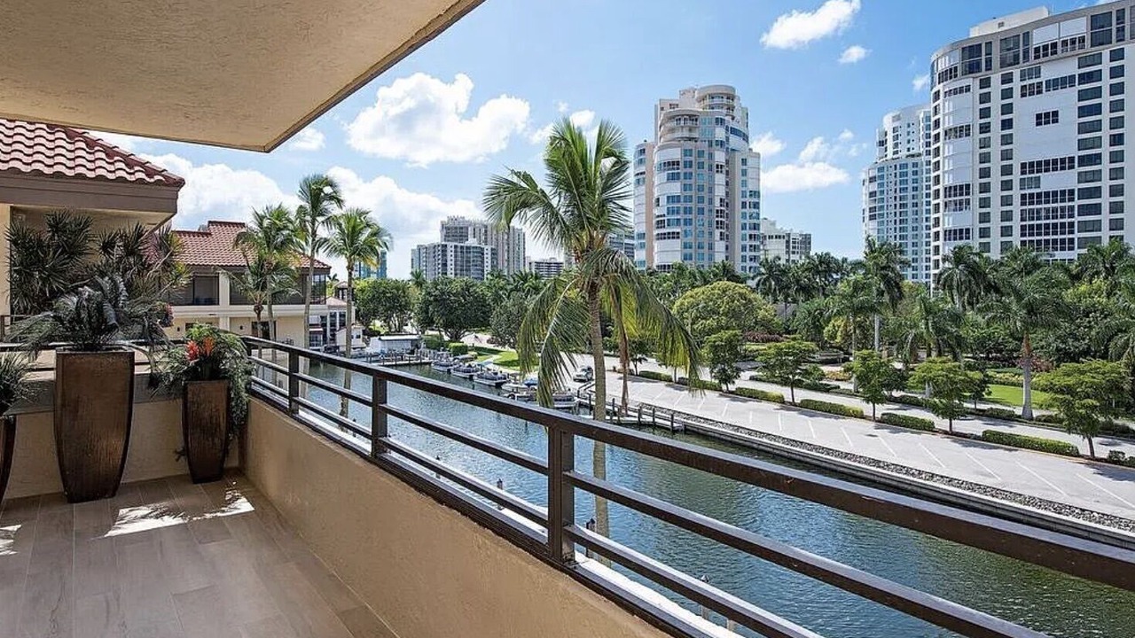 Photo of Outdoor in Park Shore