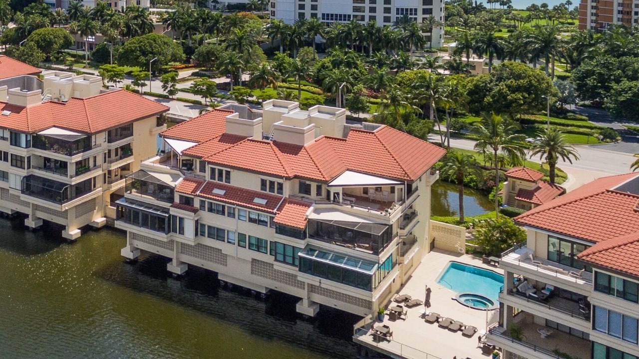 Photo of Outdoor in Park Shore