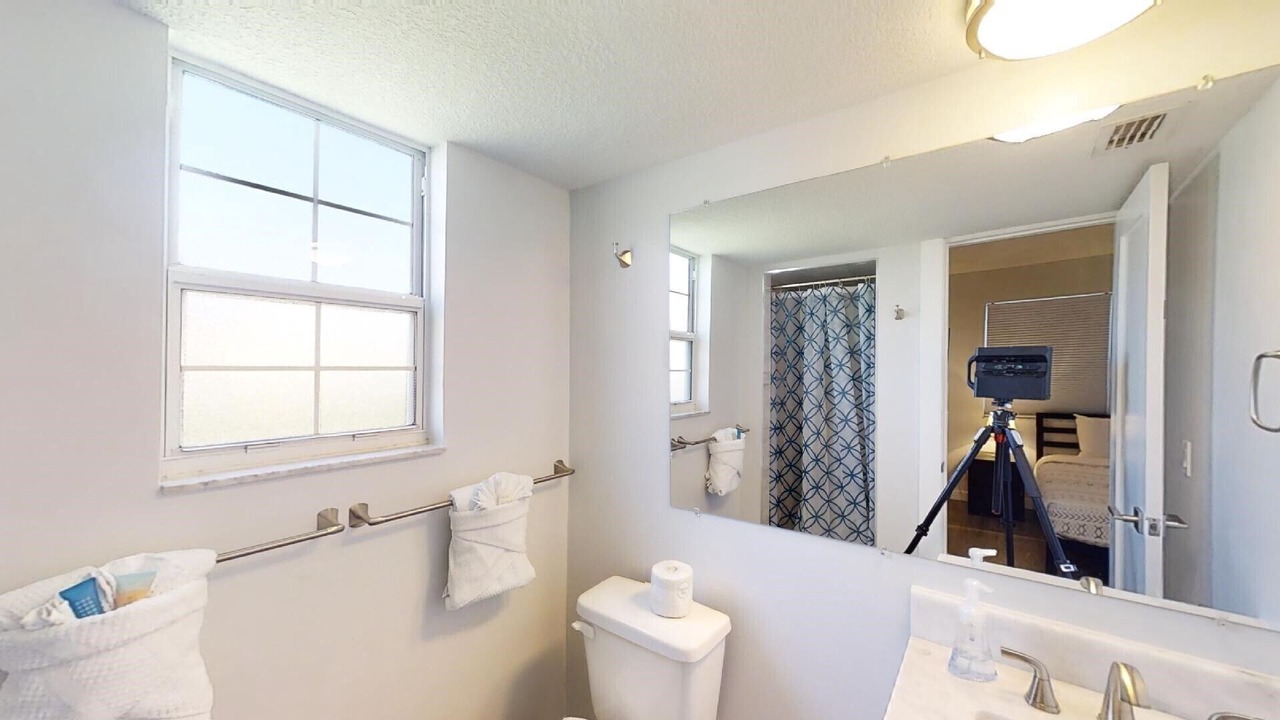 Photo of Bathroom in Surfcrest Village