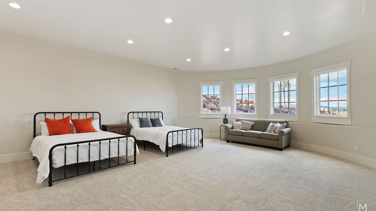 Photo of Bedroom in Mammoth Creek