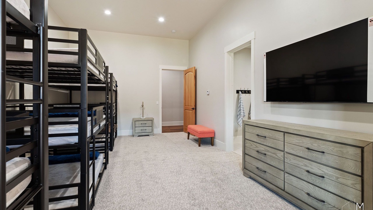 Photo of Bedroom in Mammoth Creek