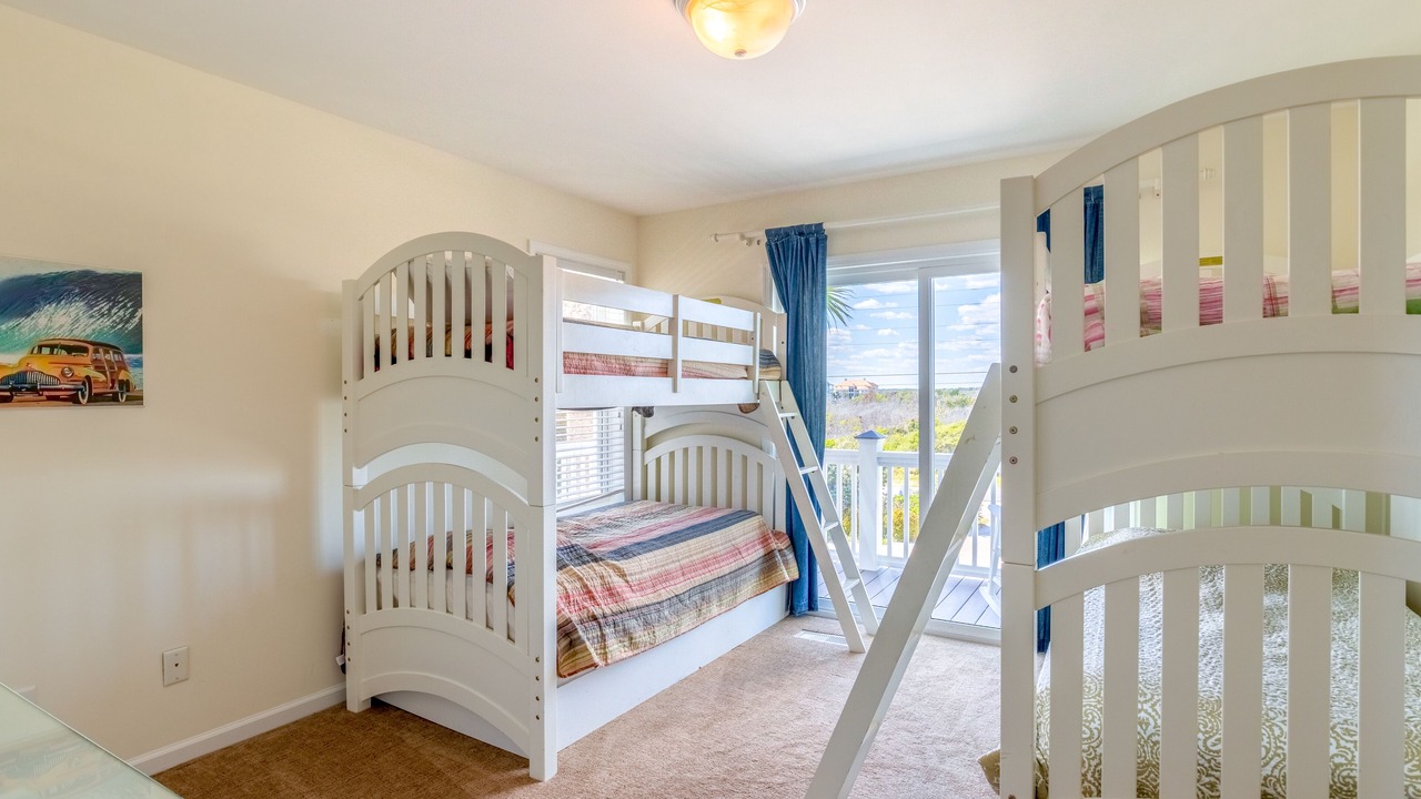 Photo of Bedroom in North Topsail Beach