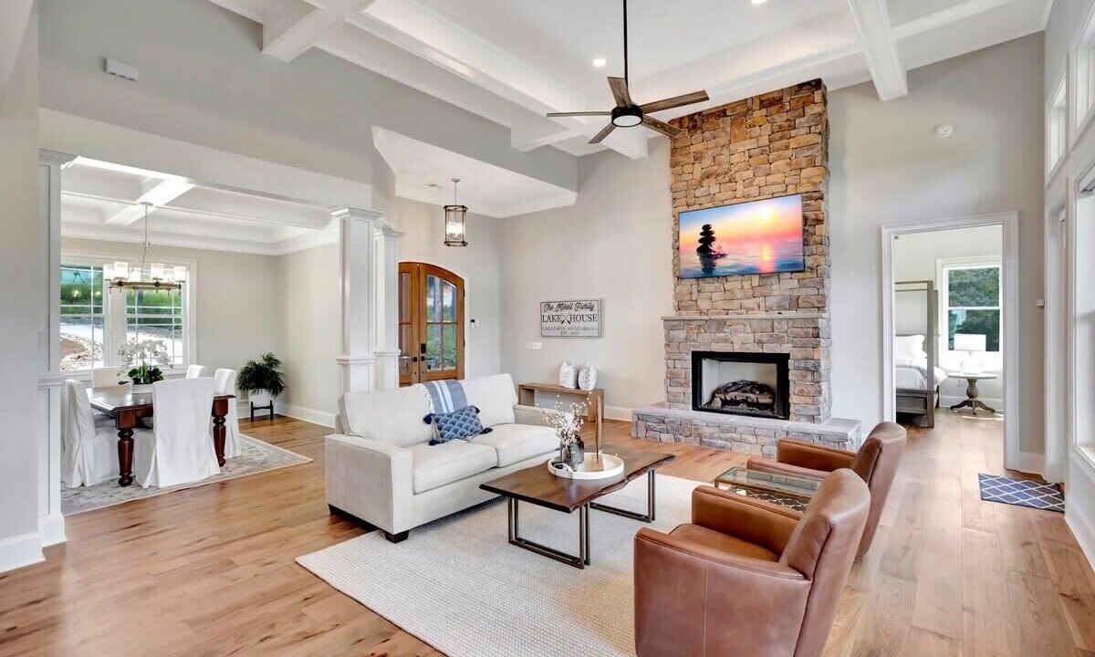 Photo of Livingroom in Six Mile