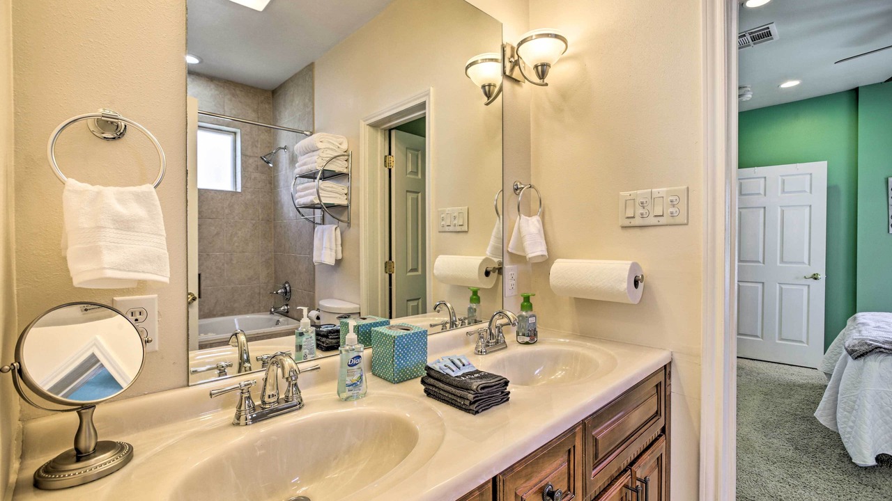 Photo of Bathroom in Gentilly Woods