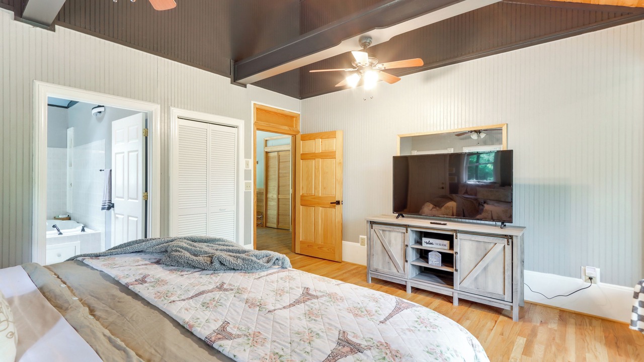 Photo of Bedroom in Ellijay