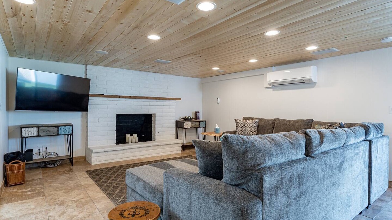 Photo of Livingroom in Papago Parkway