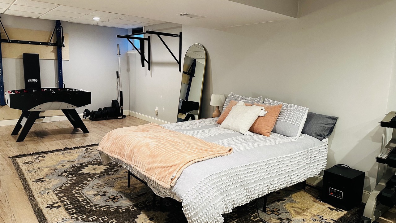 Photo of Bedroom in State College