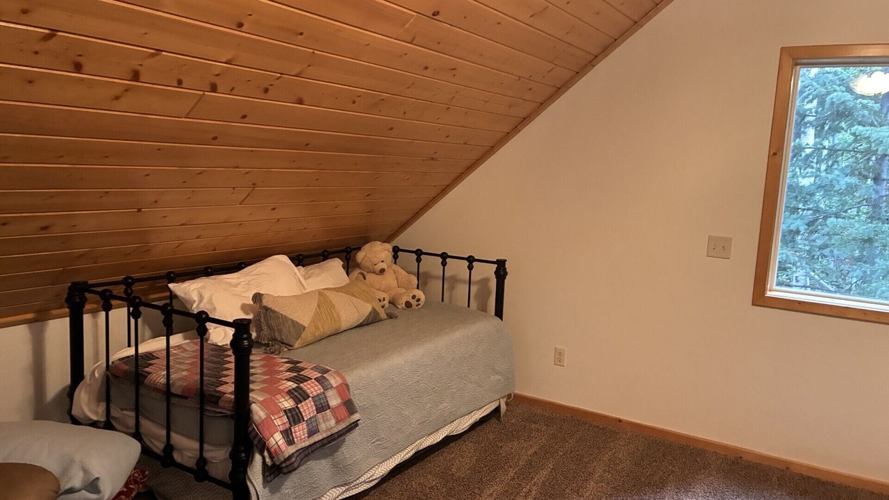 Photo of Bedroom in Mammoth Creek