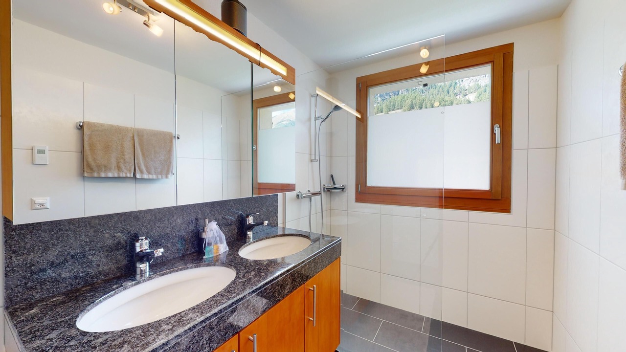 Photo of Bathroom in Samedan