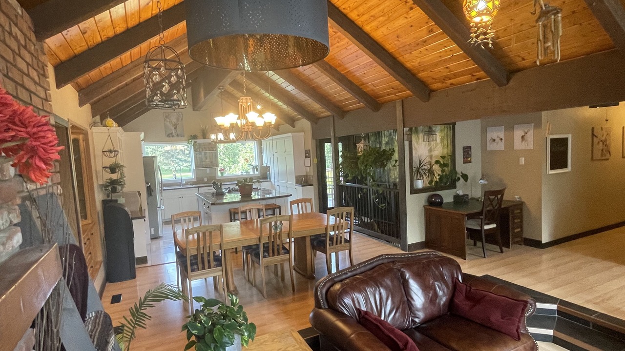 Photo of Livingroom in Parkland County