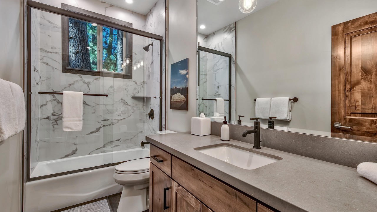 Photo of Bathroom in Country Club Estates