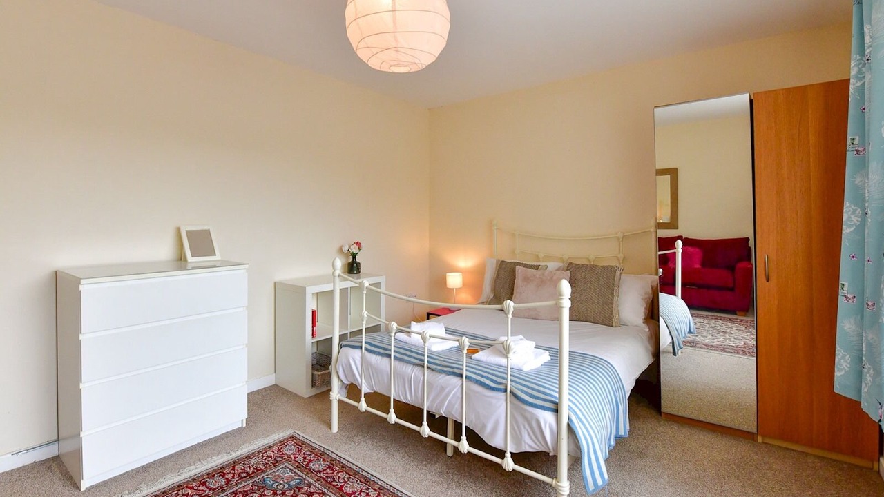Photo of Bedroom in Barry
